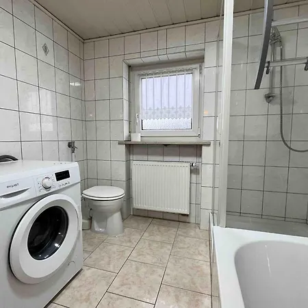 Sad212 - Grosszuegige Monteurwohnung Apartment Schwandorf in Bayern