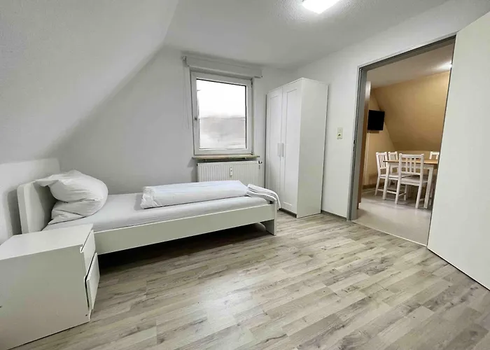 Sad212 - Grosszuegige Monteurwohnung Apartman Schwandorf in Bayern