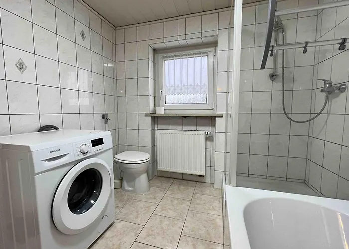 Sad212 - Grosszuegige Monteurwohnung Apartman Schwandorf in Bayern